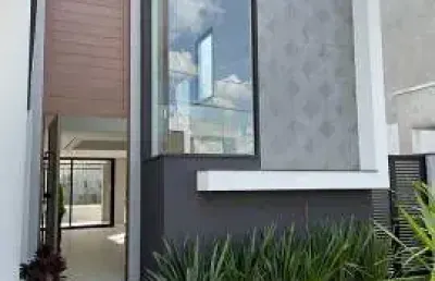Linda casa no condomínio veredas sobrado para venda tem 266 m² com 4 suítes piscina e churrasqueira