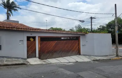 Ótima casa térrea para venda tem 282 m² com 3 quartos 1 suíte piscina e espaço gourmet e edícula