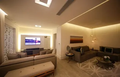Maravilhoso apartamento no omni residence 133 m² 3 suítes finamente mobiliado equipado e decorado