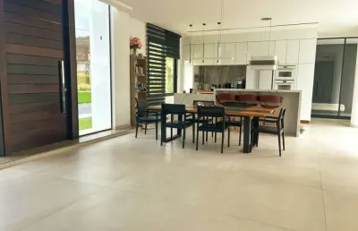Casa em condomínio para venda em joinville, pirabeiraba, 4 dormitórios, 2 suítes, 4 banheiros, 2 vagas
