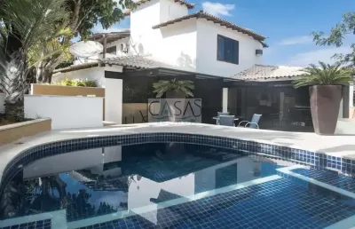 Linda casa 4 quartos condomínio em geribá armação dos búzios