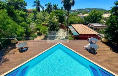 Excelente casa 6 suítes à poucos metros da praia da ferradura armação dos búzios