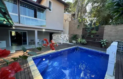 Linda casa duplex 6 quartos no centro da armação de búzios