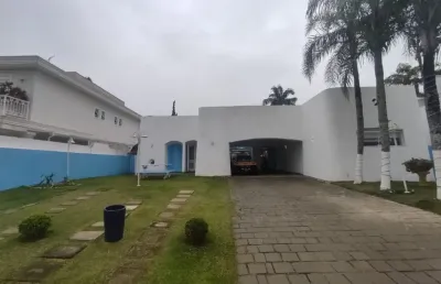 Linda casa em um dos condomínios mais famoso do litoral sul paulista!
