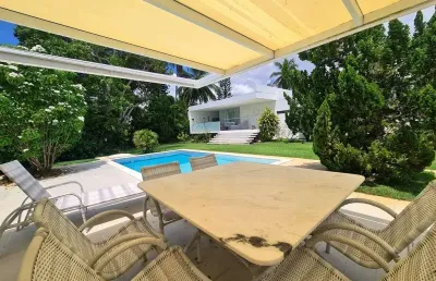 Casa térrea em condominio- proximo a vilas do atlântico