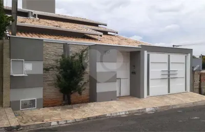 Casa com 3 quartos à venda na Elias Leite De Oliveira, Centro, Elias Fausto