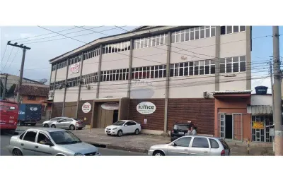 Sala/lojão com 600m2  na melhor localização do bairro poço rico