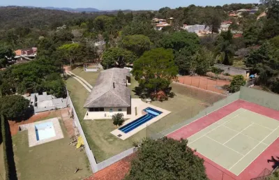 Chácara de padrão elevado com documentação em ordem para financiar!