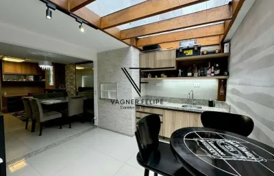 Sobrado mobiliado em condomínio, 03 quartos (suíte) - 118m² construídos - boneca do iguaçu.