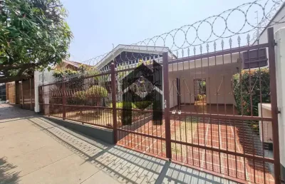 Casa à venda no jd. antártica | 3 quartos, edícula, 2 vagas e ótima localização