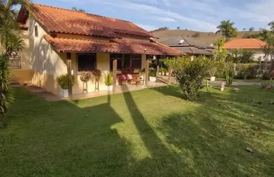 Casa de campo no condomínio prainha de monte verde!