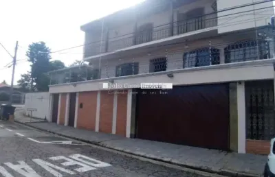 Casa á venda e locação com 3 quartos, todos suítes, elevador 581,66 m²