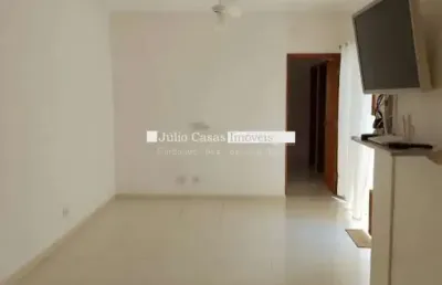 Casa em condominio à venda com  3 quartos sendo uma suíte.