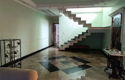 Casa com 3 quartos à venda na Rua Diva da Silva, Vila Paiva, São Paulo