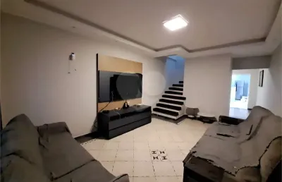 Casa com 3 quartos à venda na Rua Santa Crescência, Vila Sônia, São Paulo