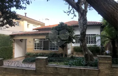 Casa com 5 quartos à venda na Rua Traipu, Pacaembu, São Paulo