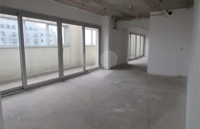 Sala comercial para alugar na Rua Voluntários da Pátria, Santana, São Paulo