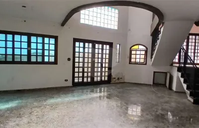 Sobrado com 4 quartos à venda ou para locação em água fria - sp