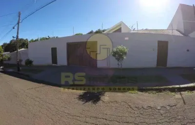 Casa com 3 quartos à venda na rua titanita, 90, jardim santa helena, maringá, 344 m2 por r$ 1.950.000