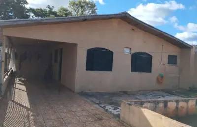 Casa com 2 quartos à venda na Rua Hermínio Girardi, 74, Conjunto Habitacional Hermann Moraes Barros, Maringá