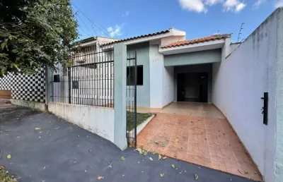 Casa com 3 quartos para alugar na Rua Pioneiro Toshinori Tsukada, 217, Parque das Laranjeiras, Maringá