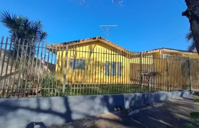 Casa com 2 quartos para alugar na Rua Laura Luzia Franzoi, 35, Conjunto Habitacional Requião, Maringá