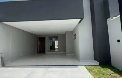 Casa 175m², 3 suítes, piscina e churrasqueira, próx. buriti shopping