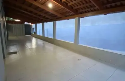 Casa térrea com quintal amplo – localização imbatível próximo do buriti shopping e assaí