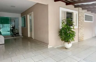 Casa com 3 quartos à venda na Rua J1, 100, Parque das Laranjeiras, Goiânia