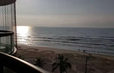 Apto 3 dormitórios no centro da cidade e de frente para o mar