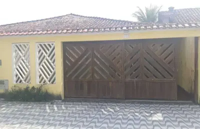 2 casas em um mesmo terreno na primeira quadra da praia