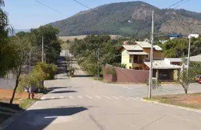 Belíssimo terreno com 374 m2 no residencial alvorada