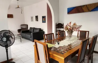 Casa de esquina no conj. tiradentes (aleixo) – 4 quartos sendo 2 suítes, cozinha ampla – 600m²
