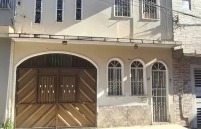 Vendo casa com 3 andares no centro de manaus pronta para morar