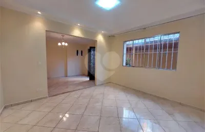 Casa com 2 quartos para alugar na Rua São Gil, 164, Tatuapé, São Paulo
