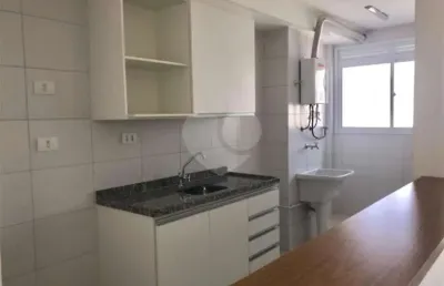 Apartamento com 2 quartos para alugar na Rua Domingos Paiva, 206, Brás, São Paulo