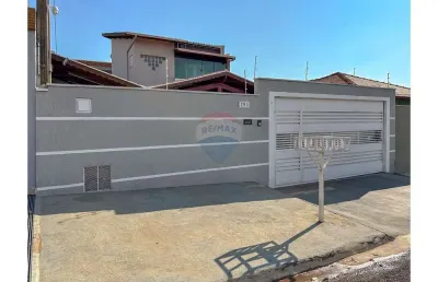 Sobrado para venda em jardim planalto de 270.00m² com 3 quartos, 1 suite e 6 garagens