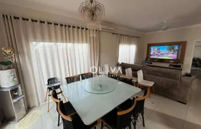 Casa de condomínio para venda em village provence de 214.00m² com 4 quartos, 4 suites e 4 garagens