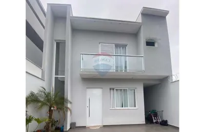 Sobrado para venda em villa di cesar de 180.00m² com 3 quartos, 1 suite e 2 garagens