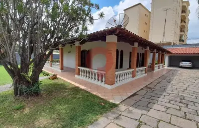 Casa para alugar em centro de 350.00m² com 3 quartos, 2 suites e 2 garagens