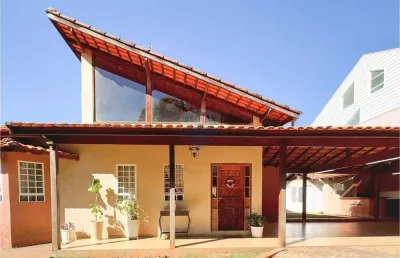 Casa para venda em centro de 235.00m² com 4 quartos, 1 suite e 3 garagens