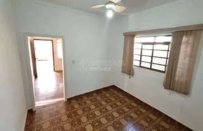 Casa para venda em centro de 180.00m² com 2 quartos e 3 garagens