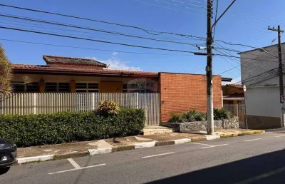 Casa para venda em centro de 391.40m² com 4 quartos, 2 suites e 3 garagens