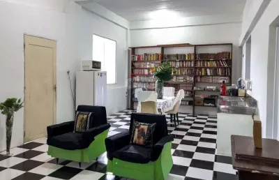Casa para venda em laranjeiras de 711.00m² com 6 quartos, 4 suites e 1 garagem