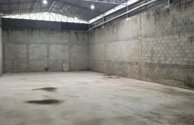 Galpão / depósito / armazém para alugar em jardim presidente dutra de 900.00m²