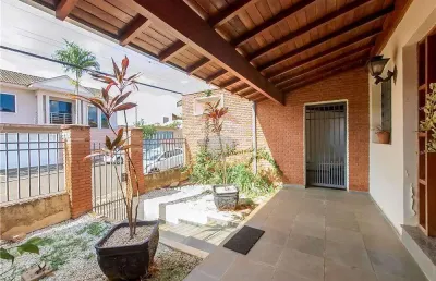 Casa para venda em jardim universitário de 182.90m² com 4 quartos, 1 suite e 2 garagens