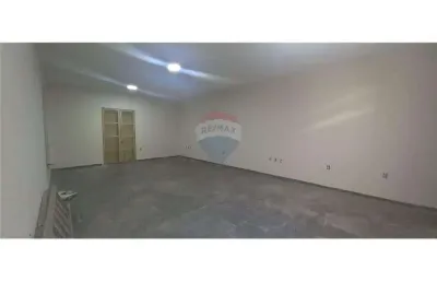 Imóvel comercial para alugar em jardim amanda ii de 30.00m²