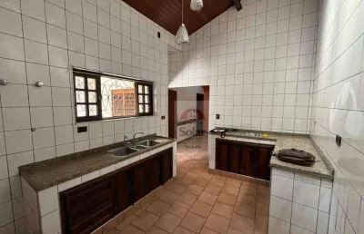 Casa para venda em centro de 151.00m² com 3 quartos, 1 suite e 3 garagens