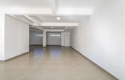 Loja para alugar em fanny de 108.00m² com 4 garagens