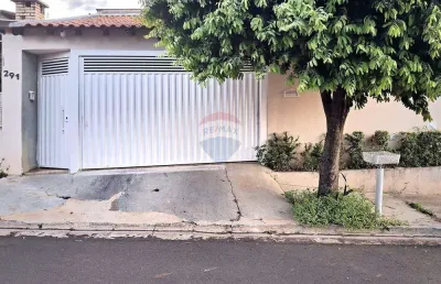 Casa para venda em jardim tropical de 183.85m² com 3 quartos, 2 suites e 2 garagens